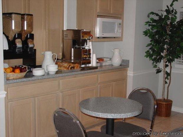 Americas Best Value Inn Нью Браунфелс Ресторан фото